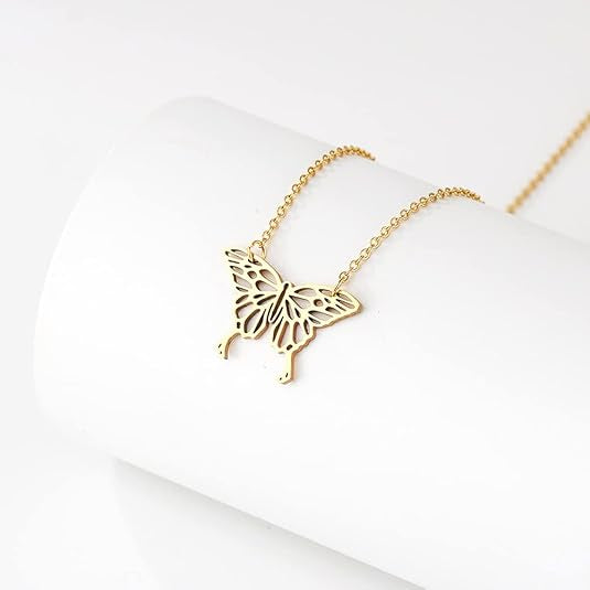 Collar Mariposa Dorada en Acero Inoxidable